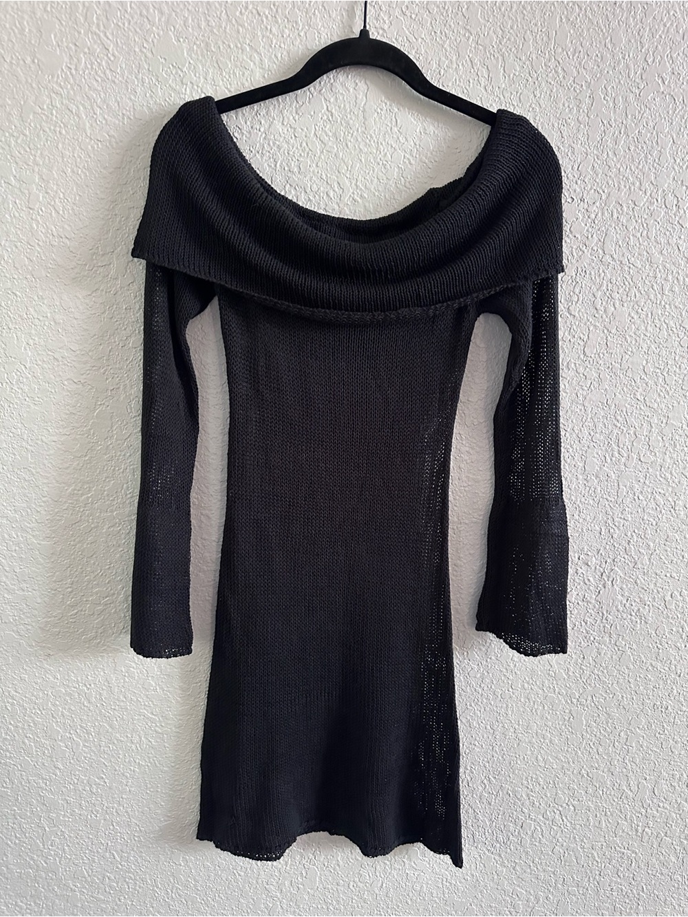 Superdown Black Off Shoulder Knit Sweater Dress Size Small Open Knit Long Sleeve - Picture 2 of 9